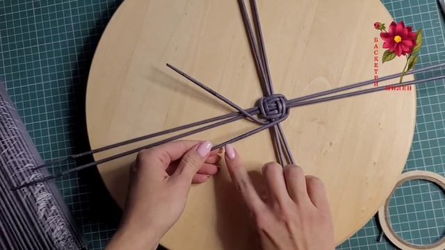 Плетение круглого дна из бумажной лозы ч.2 смотреть онлайн