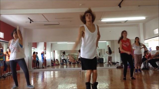 Madonna - Girl Gone Wild | Choreography by: Izaak Alatorre смотреть онлайн