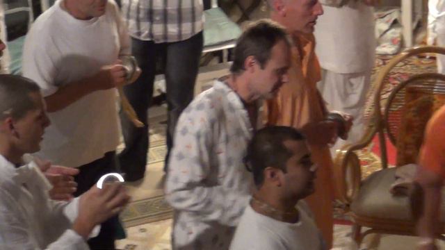 Анандамой прабху. "Гурудев крипа бинду дийа" смотреть онлайн