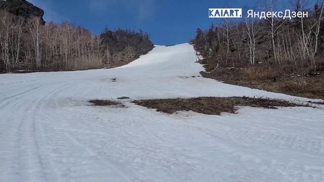 Состояние трассы в горнолыжном центре "Банное" в середине апреля 2022. Решились бы скатиться? смотреть онлайн