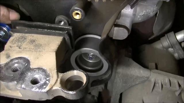 Z18XE Holden Astra water pump and timing belt job. смотреть онлайн