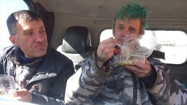 обжор мукбанг на работе с серёгой мусорщиком суп с фасолью макороны мс мясом салат с лобы и компот