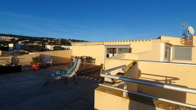 ?️ LOCATION SÈTE - SUPERBE APPARTEMENT AVEC GRANDE TERRASSE VUE MER ?️ смотреть онлайн