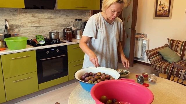 Как не слить урожай слив? Видеорецепт сливы вяленой и пикантной закуски к мясу смотреть онлайн