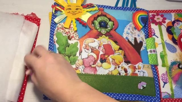 Развивающая Детская книжка из фетра. Пуговицы из полимерной глины. Времена года. Домик для куколки смотреть онлайн