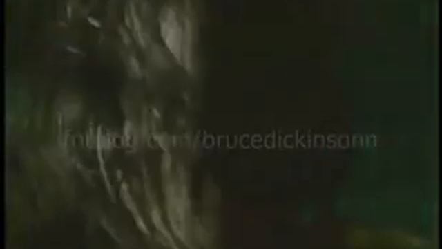 Bruce Dickinson almost falls with Dave Murray - 1984 смотреть онлайн