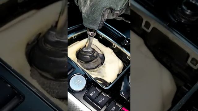 B8 Shift Knob Removal DIY Audi A4 6 speed смотреть онлайн
