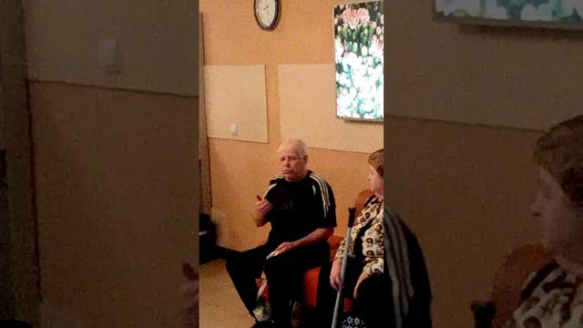 Слепой дед Юра поет серенаду в санатории Машук смотреть онлайн