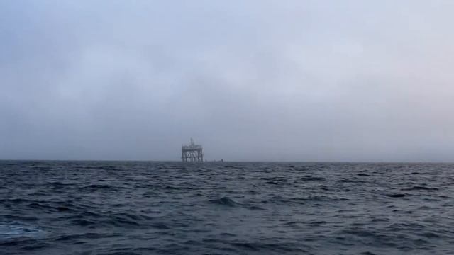 Заставка. Видео-обои. Чёрное море. Голубой залив. Туман над морем. Волнующееся море смотреть онлайн