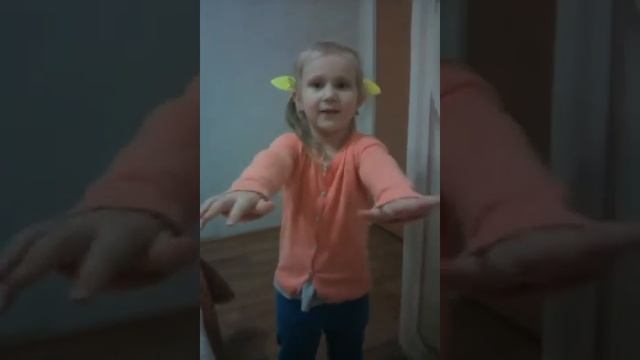 Стихотворение про Ёжика. Когда я была маленькая)) смотреть онлайн