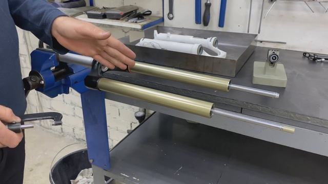 Какой люфт новой вилки Rock Shox?