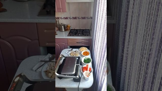 ГОТОВИМ ШАУРМУ ДОМА, ДЛЯ СВОИХ ЛЮБИМЫХ ДОМОЧАДЦЕВ... смотреть онлайн