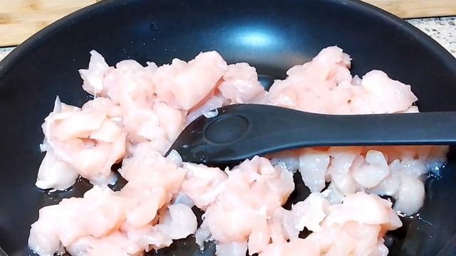 Цукини "Лодочки" с куриной грудкой, помидорами и сыром. Zucchini mit Hühner-Brustfillet. смотреть онлайн