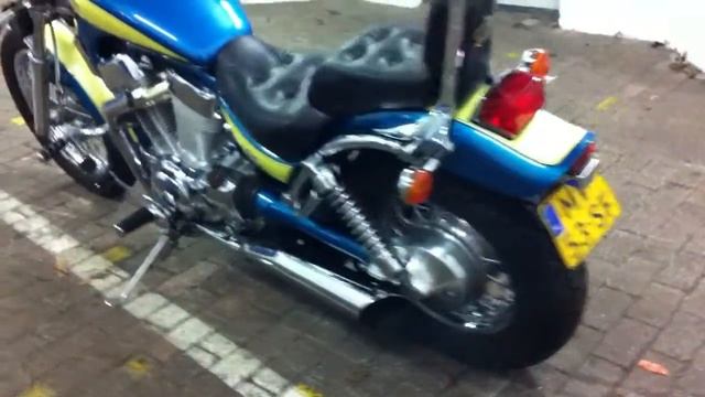 SUZUKI VS 1400 INTRUDER смотреть онлайн