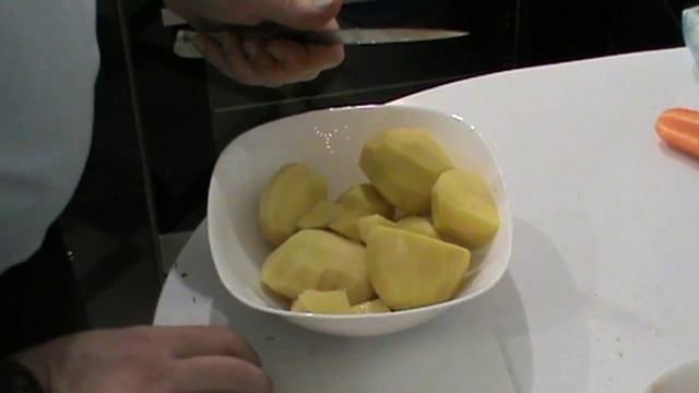 Мясо с овощами и картошкой. Без добавления воды смотреть онлайн