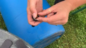 Как врезать кран в бочку | Без болтовни | Лайфхак для дачи