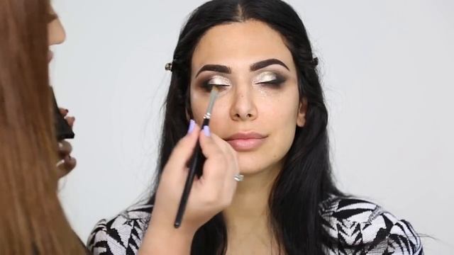 Знаменитая визажистка Goar Avetisyan делает макияж Huda Beauty смотреть онлайн