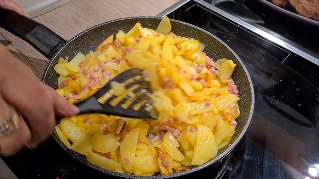 Моя любимая жареная картошка с беконом / Knusprige Bratkartoffeln mit Schinken. смотреть онлайн
