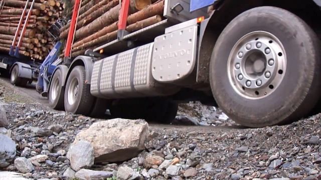 Holztransporter Volvo FH 16 смотреть онлайн