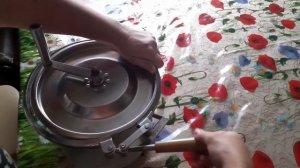 Кручу-верчу, масло сбить хочу! Приготовление сливочного масла в маслобойке из прошлого.