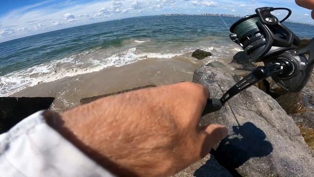 Fluke Fishing From Shore With Bucktails and Gulp! NYC смотреть онлайн