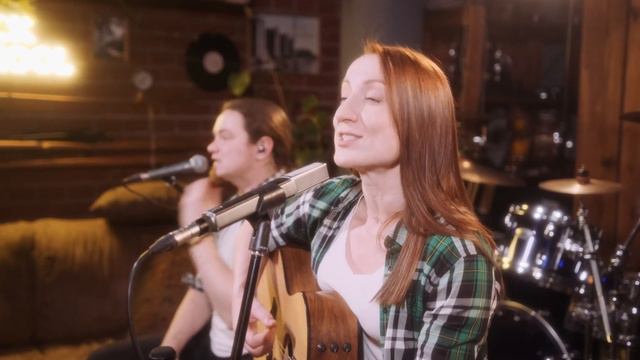 Юлия Толстокорова, Денис Шалгин и Илья Нузиров - Колыбельная Яги (Ежовы Рукавицы cover) смотреть онлайн