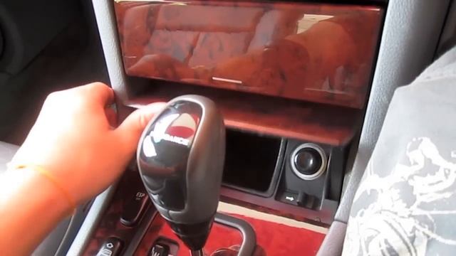2000 Mercedes-Benz E 240 Start-Up And Full Vehicle Tour