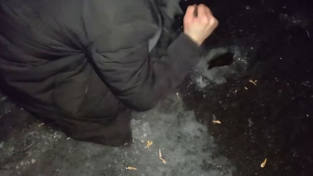 Как сделать лунку охотничьим ножом. Как сделать лунку без бура смотреть онлайн