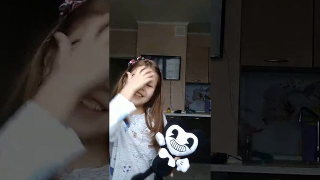 8 МАРТА ДОЛГОЖДАННЫЙ ПРАЗДНИК И МОЙ ПОДАРОК БЕНДИ обзор на игрушку Бенди смотреть онлайн