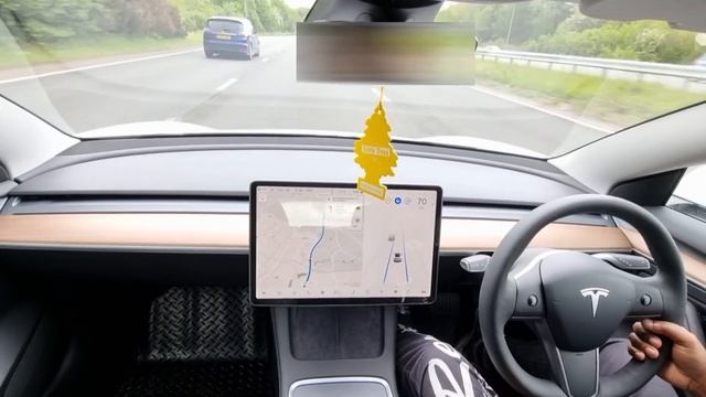 Tesla Model 3 SR+ 2021 MIC UK Driving Experience - Standard Autopilot and more смотреть онлайн