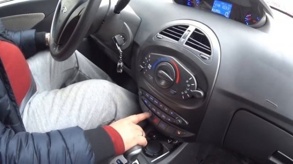 Обзор Chery INDIS. Чери ИНДИС. 1.3  на Роботе .