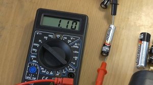 КАК ПРОВЕРИТЬ МУЛЬТИМЕТРОМ БАТАРЕЙКИ , АККУМУЛЯТОР ? ZR
