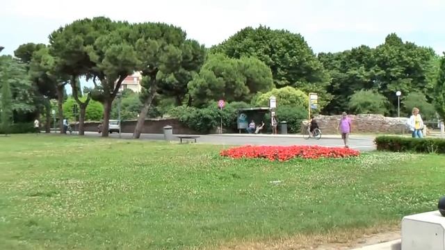 Италия Прогулка по Римини Город небольшой, но очень насыщенный историей Walk across Rimini смотреть онлайн