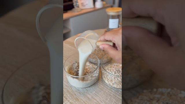 Overnight Oats ? #overnightoats #overnightoatsrecipe #asmr смотреть онлайн