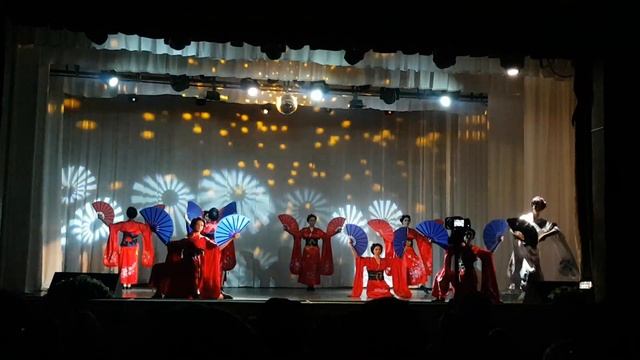 Танец с веерами смотреть онлайн