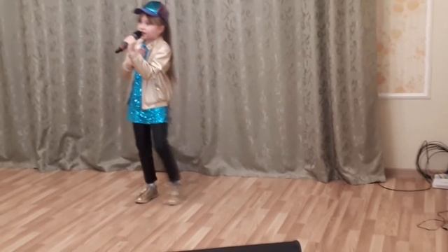 Исаева Лейла, 8 лет, музыка и стихи Дмитрия Воскресенского "Половинка", "А мечта у меня простая" . смотреть онлайн
