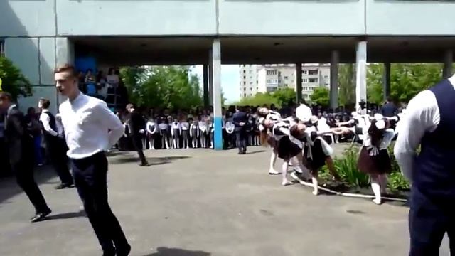 школьный вальс выпускников 2016 МБОУСОШ№8,г Кузнецк смотреть онлайн