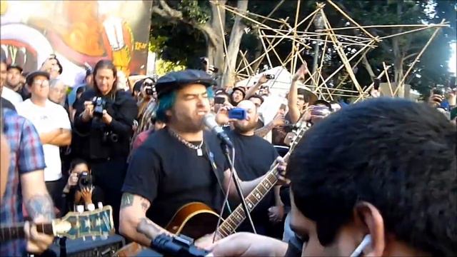 Eric Melvin & Fat Mike Playing Perfect Government at Occupy LA смотреть онлайн