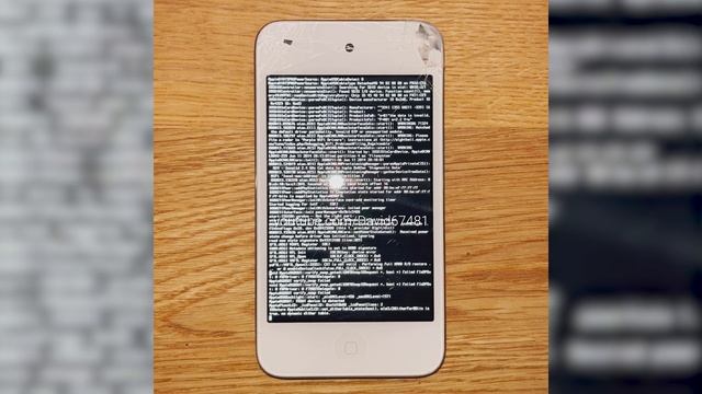 iOS 7.1.2 and iOS 6.1.6 Dualboot on an iPod Touch 4G смотреть онлайн