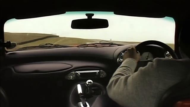 TVR Tuscan vs TVR Sagaris - Fifth Gear смотреть онлайн