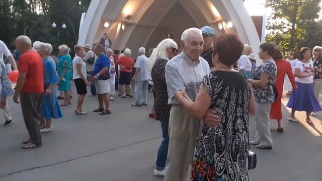 КАРЕГЛАЗАЯ КОЛДУНЬЯ! ТАНЦЫ ХАРЬКОВ СЧАСТЛИВЫЕ ДНИ смотреть онлайн