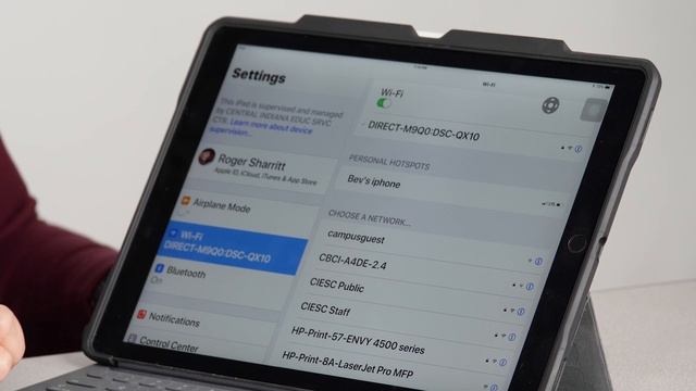 Using an External Wi-Fi Camera with an iPad Pro смотреть онлайн