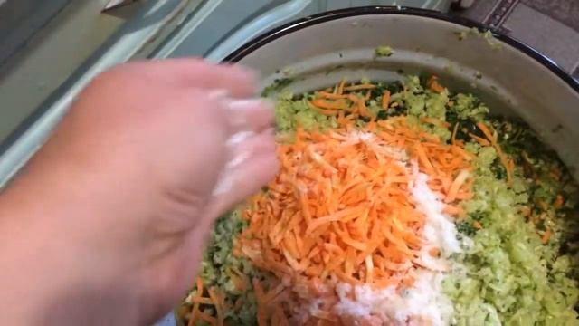 Щи Кислые на зиму. Заготовка из зеленых листьев капусты. смотреть онлайн