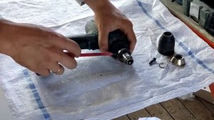 как снять патрон на шуруповёрте за 10секунд Лайфхак? Makita DF457D