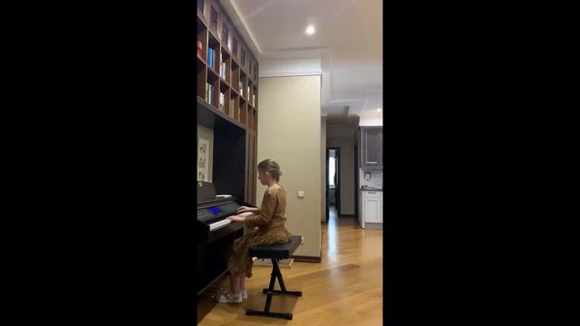 Беккер Елизавета, 2. Чайковский, марш из балета "Щелкунчик" смотреть онлайн