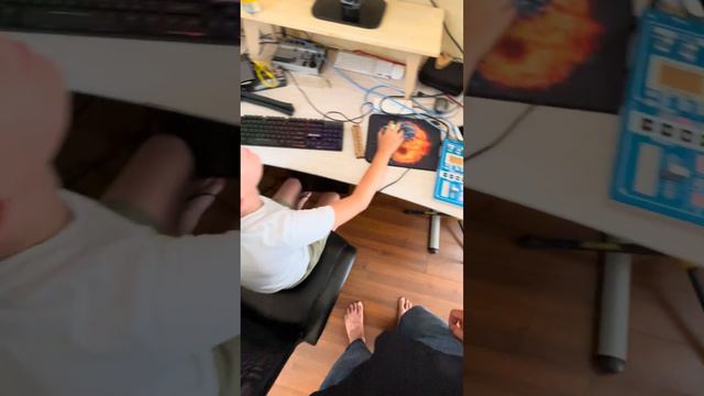 Leo 140912 включил сэмплер, а Ivan Klim поддержал и начались интересности, один из фрагментов смотреть онлайн