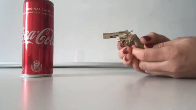 MINIATURE GUN: the Colt Python in action | .357 magnum | 2mm Gun | mini Revolver смотреть онлайн