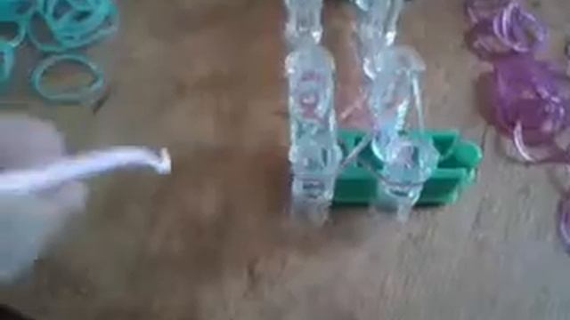 Как плести необычный и легкий браслет из резинок смотреть онлайн