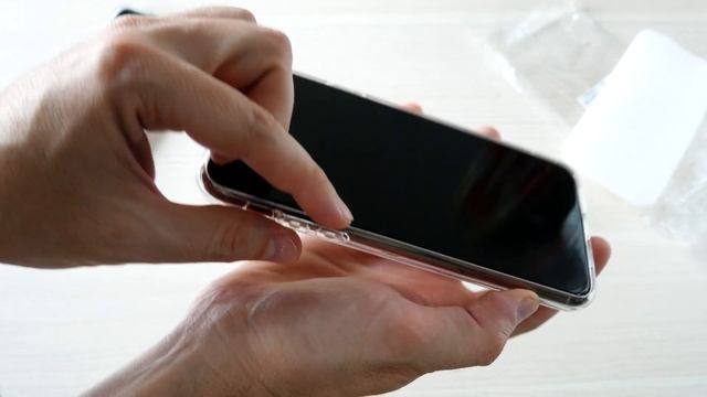 Прозрачный чехол с карманом на iPhone с защитой камеры. смотреть онлайн