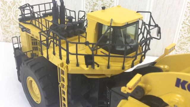 Фронтальный погрузчик Komatsu WA1200 смотреть онлайн